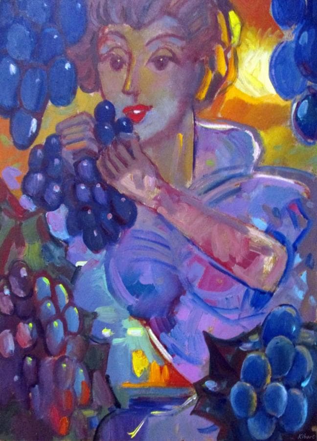 девушка и гроздья винограда