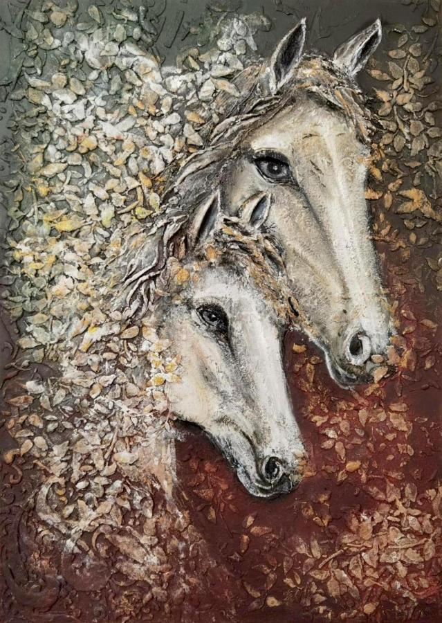 Белые лошади